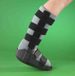 WALKER WITH FIXED ANKLE